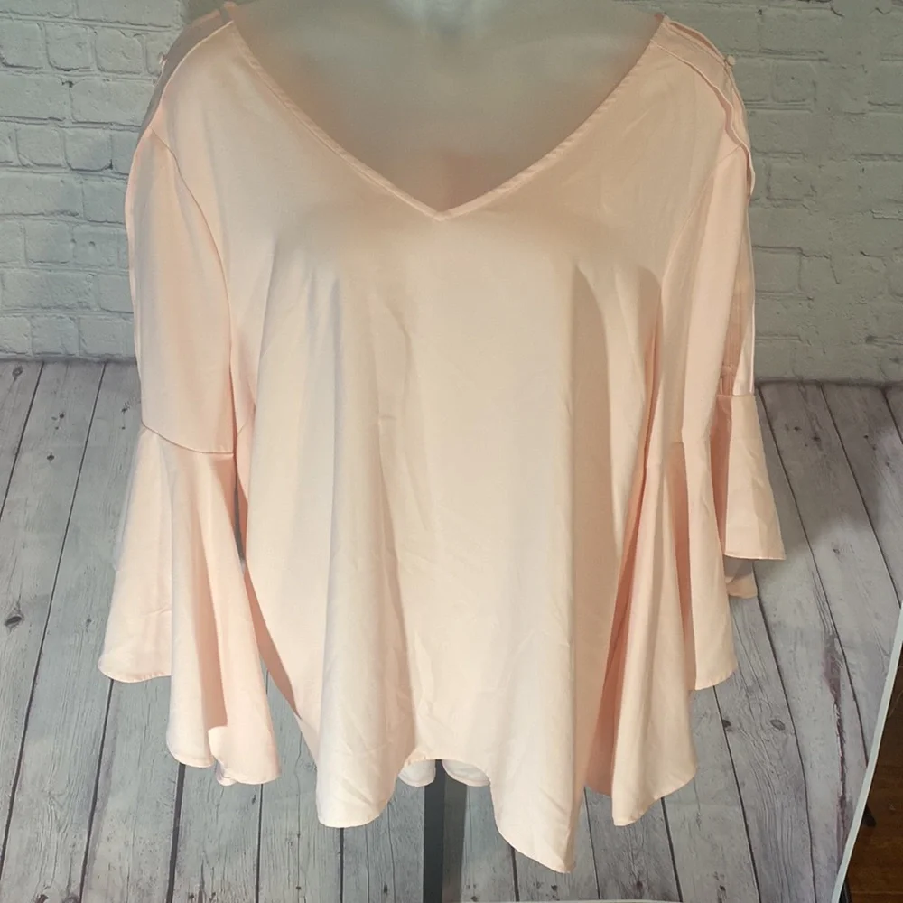 NWT LANE BRYANT PALE PINK BUTTON SLEEVE TIE BACK TOP-SIZE-26/28 - Picture 2 of 12